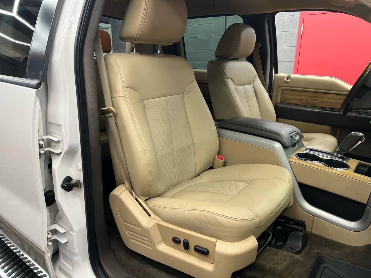 Ford F-150 Lariat SuperCrew 5.5-ft. Bed 2WD 2011