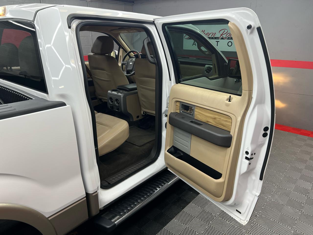 Ford F-150 Lariat SuperCrew 5.5-ft. Bed 2WD 2011