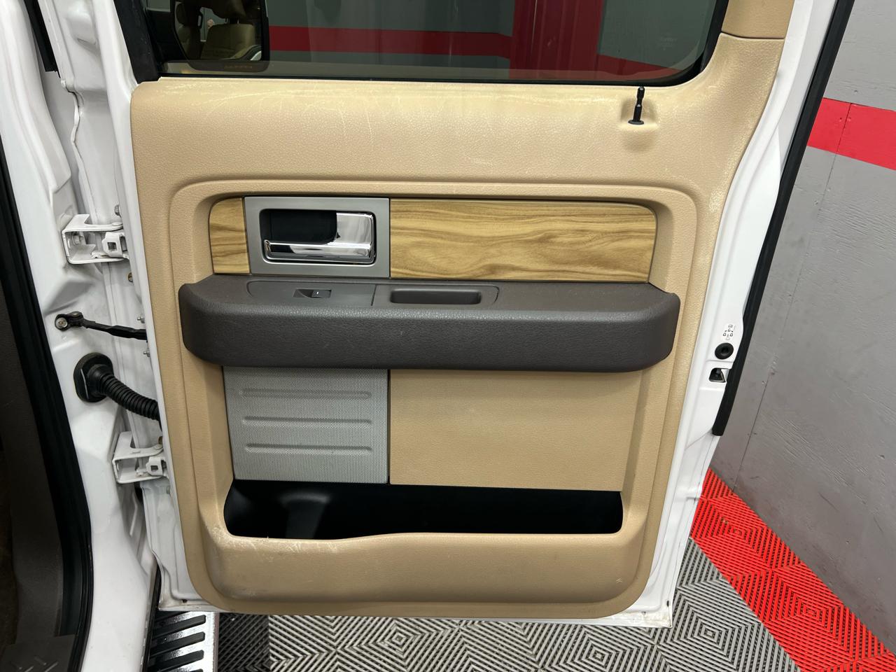 Ford F-150 Lariat SuperCrew 5.5-ft. Bed 2WD 2011