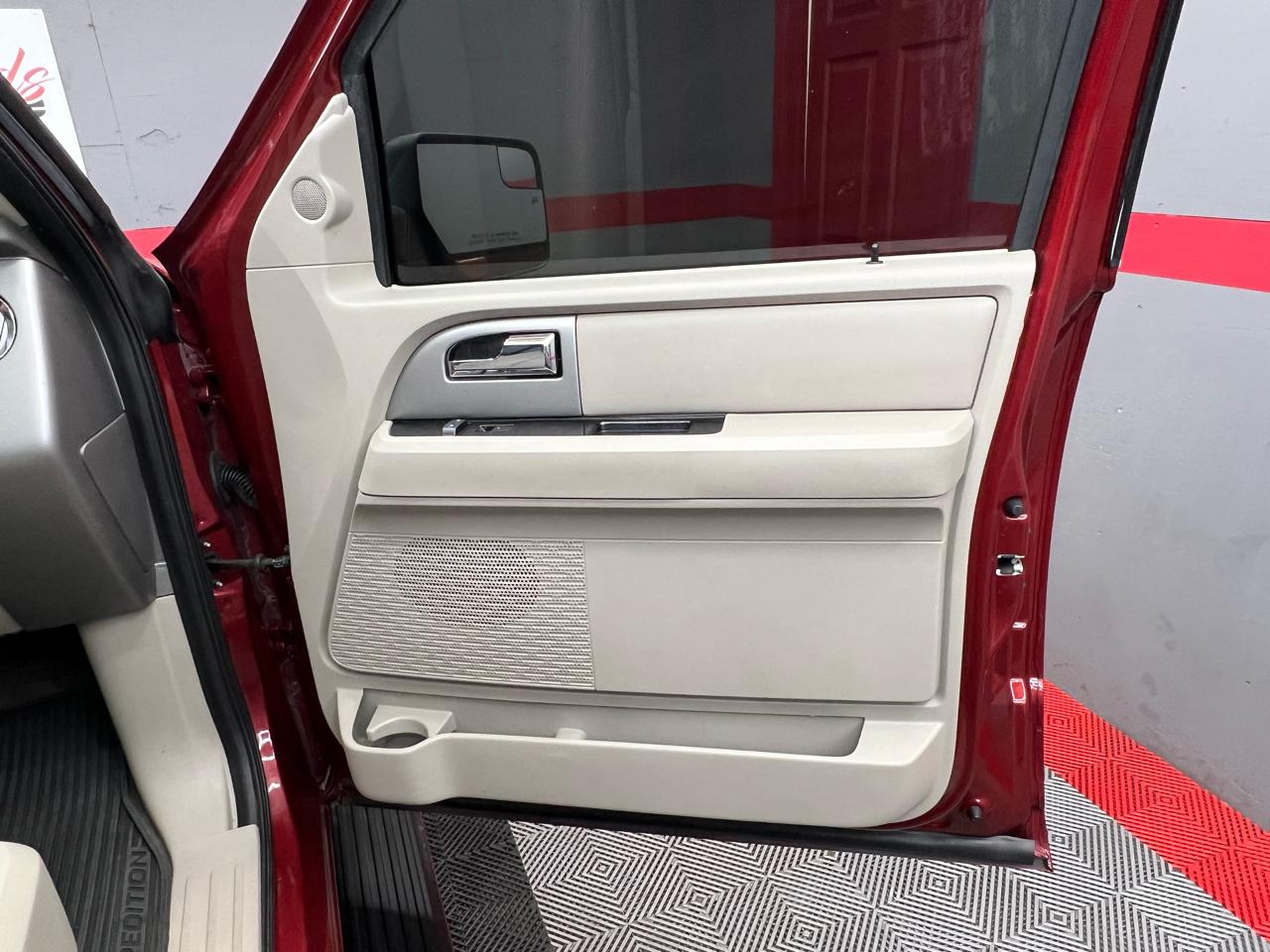 Ford Expedition Limited 2WD 2014