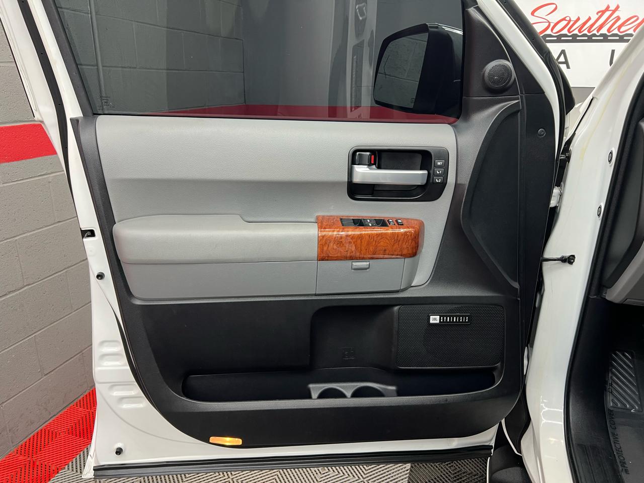 Toyota Sequoia Plantium 2WD 2020