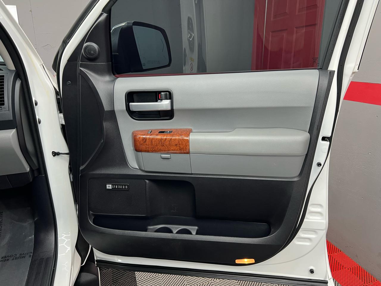 Toyota Sequoia Plantium 2WD 2020