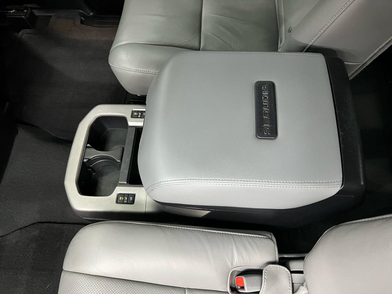 Toyota Sequoia Plantium 2WD 2020