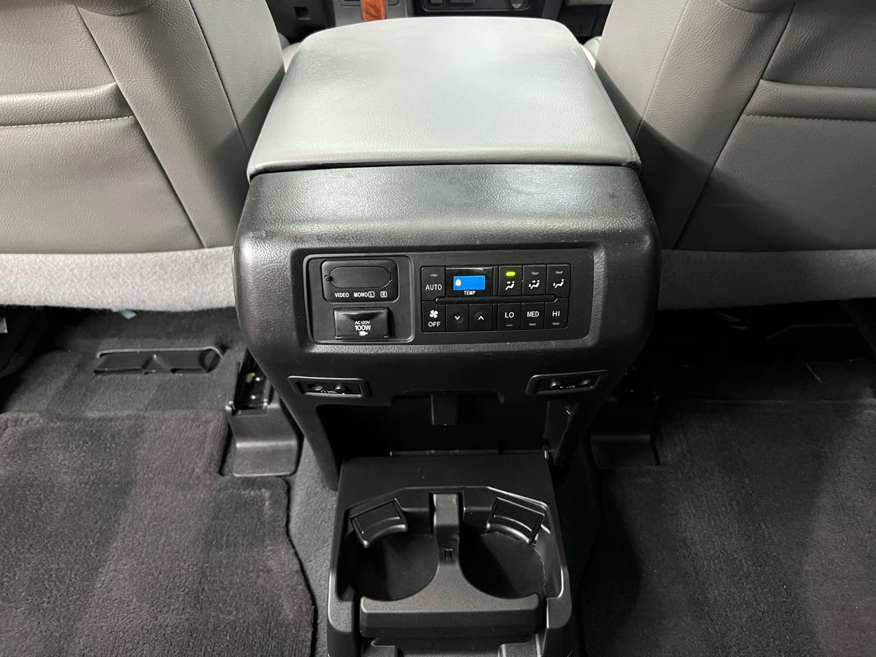 Toyota Sequoia Plantium 2WD 2020