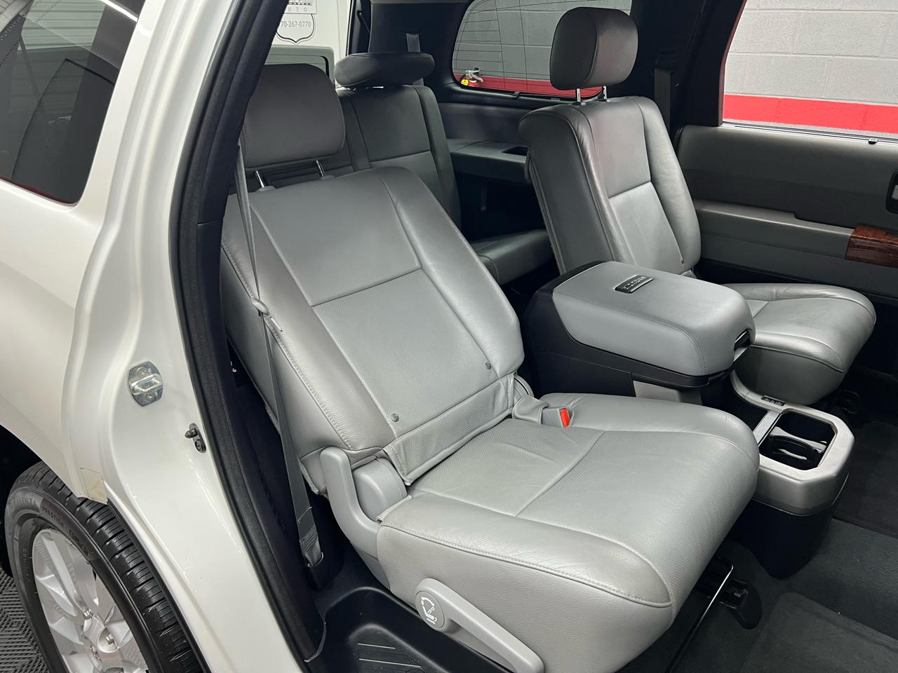 Toyota Sequoia Plantium 2WD 2020