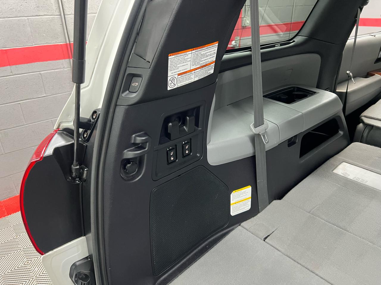 Toyota Sequoia Plantium 2WD 2020