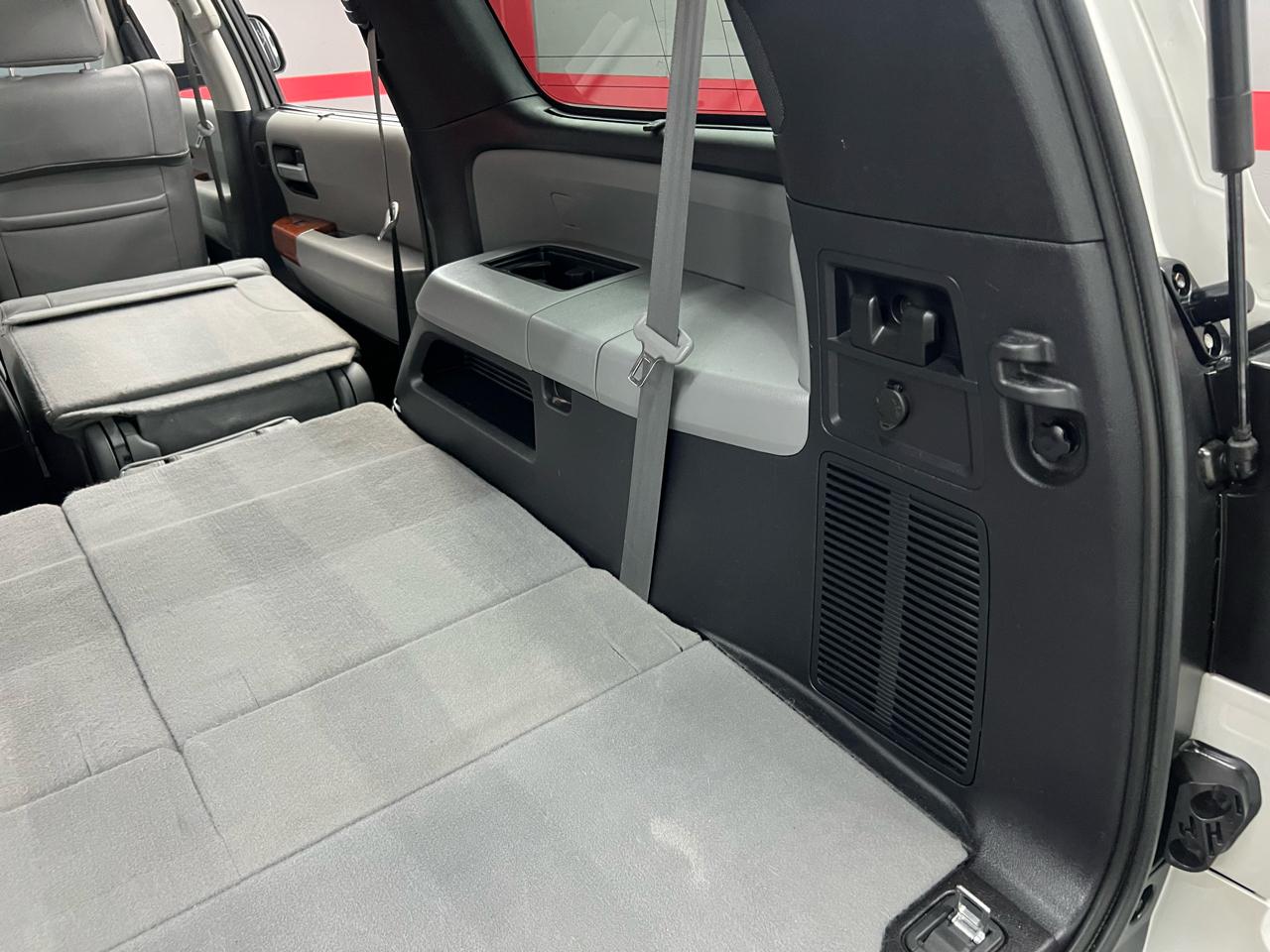 Toyota Sequoia Plantium 2WD 2020