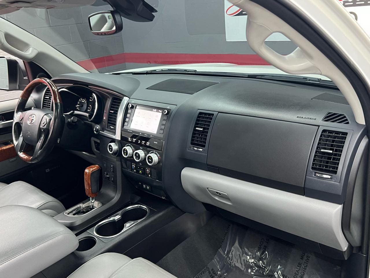 Toyota Sequoia Plantium 2WD 2020