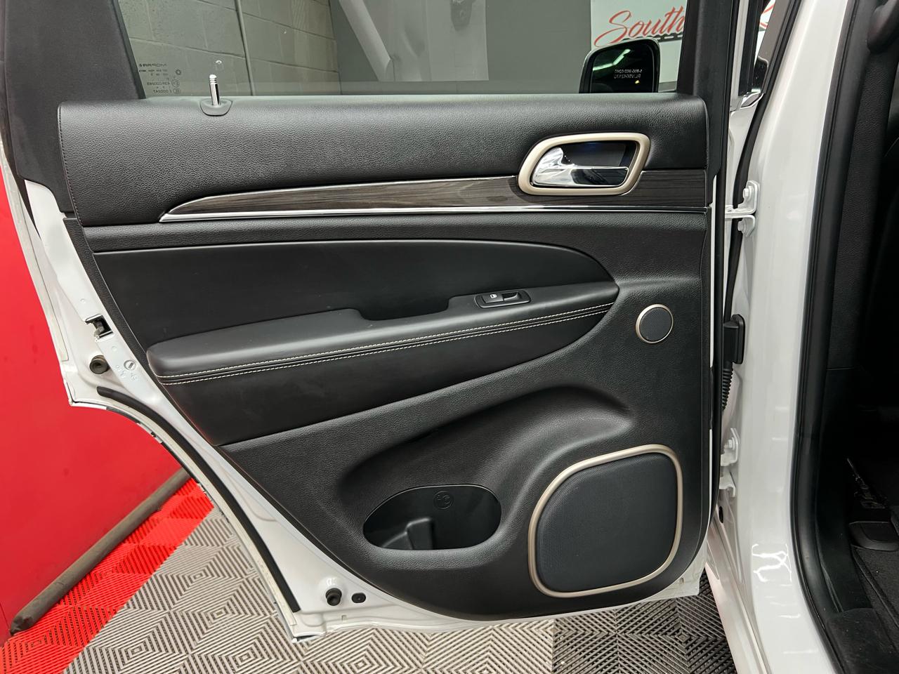 Jeep Grand Cherokee Overland 2WD 2017