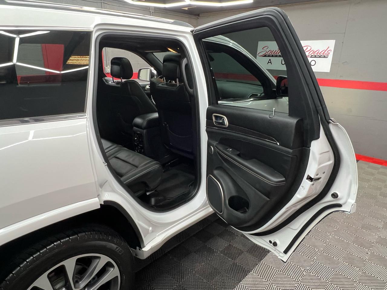 Jeep Grand Cherokee Overland 2WD 2017