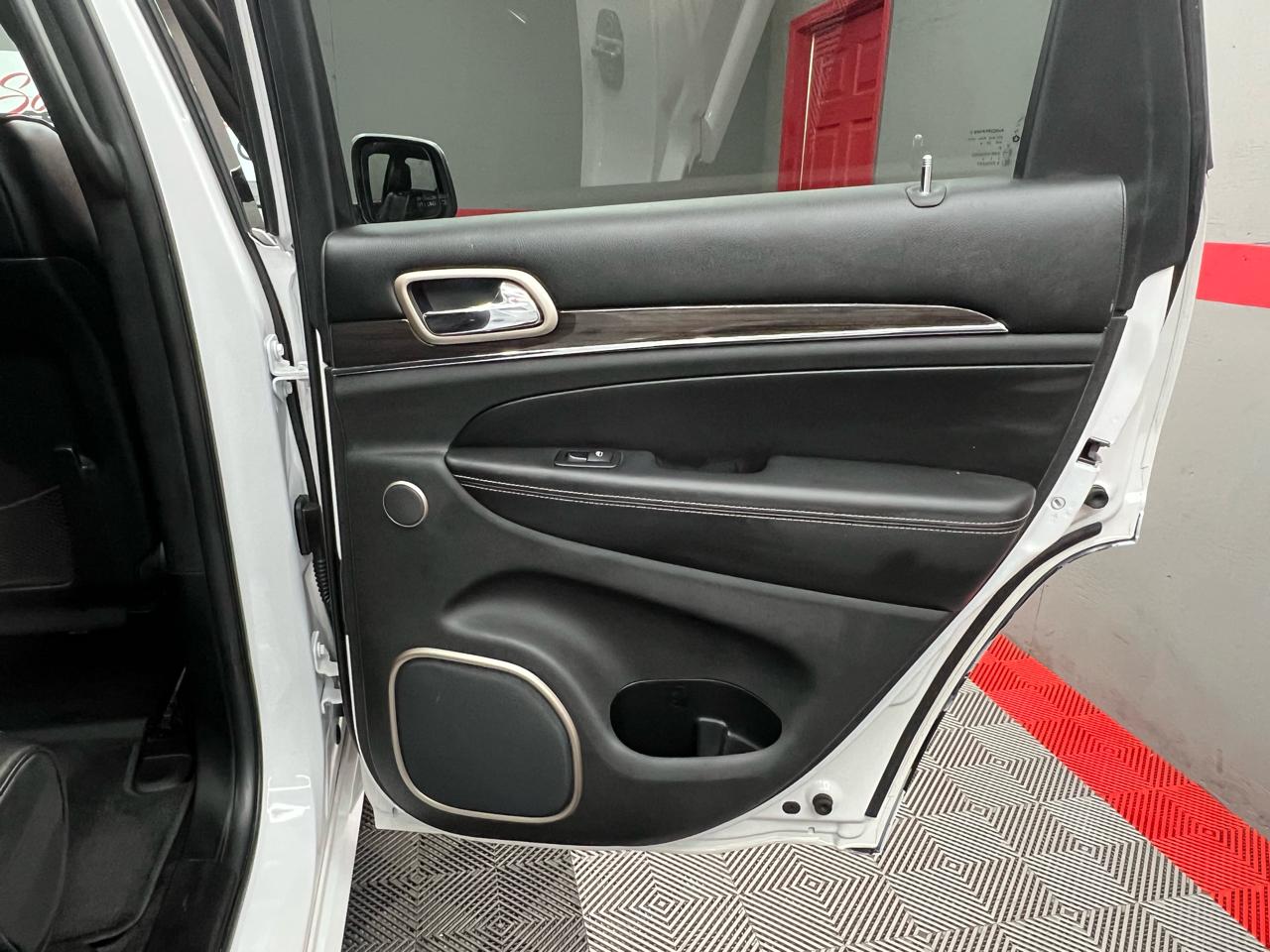 Jeep Grand Cherokee Overland 2WD 2017