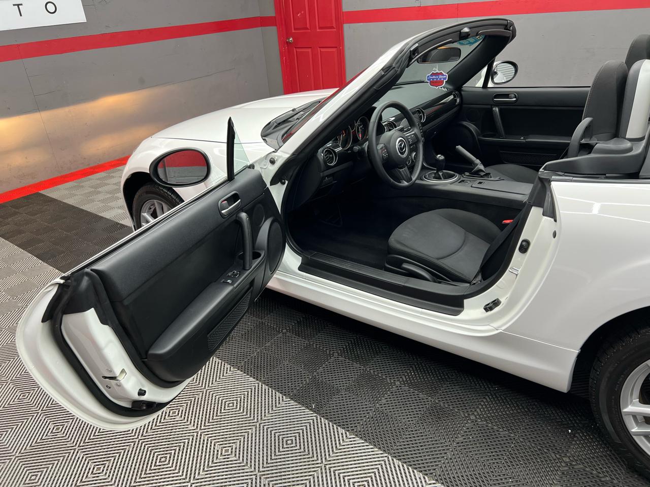 Mazda MX-5 Miata  2014