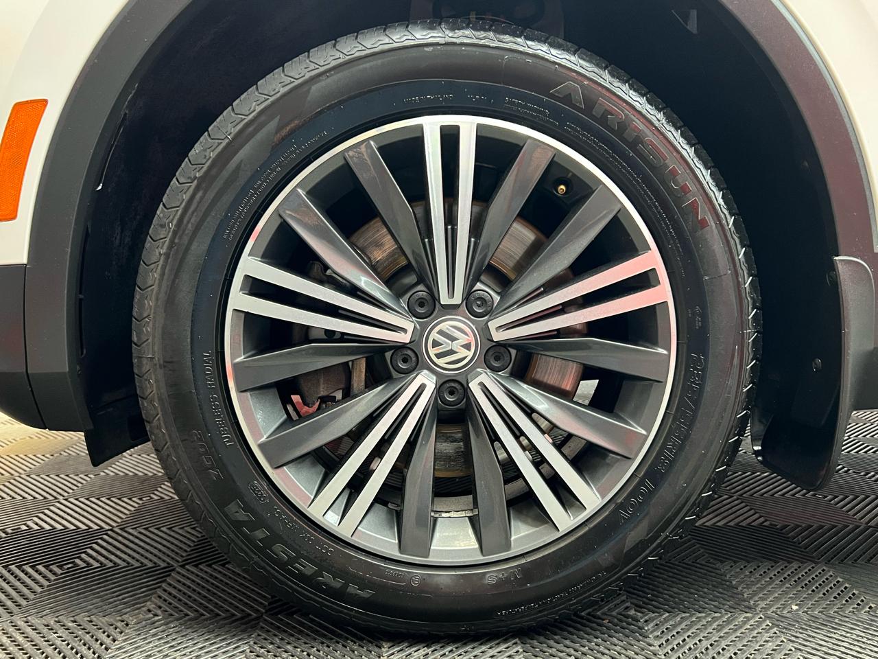 Volkswagen Tiguan SEL 4Motion AWD 2018