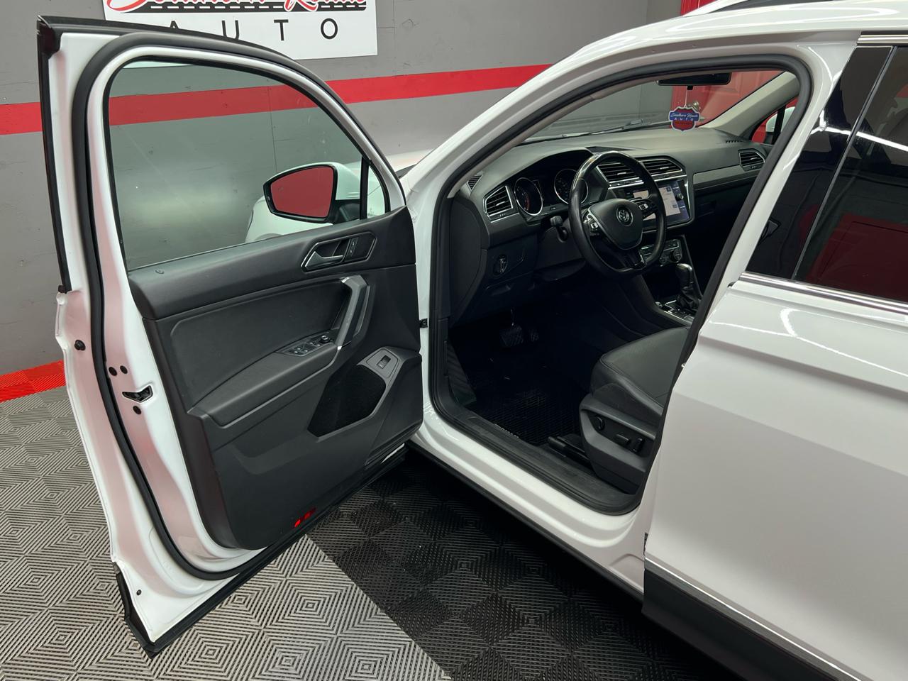 Volkswagen Tiguan SEL 4Motion AWD 2018