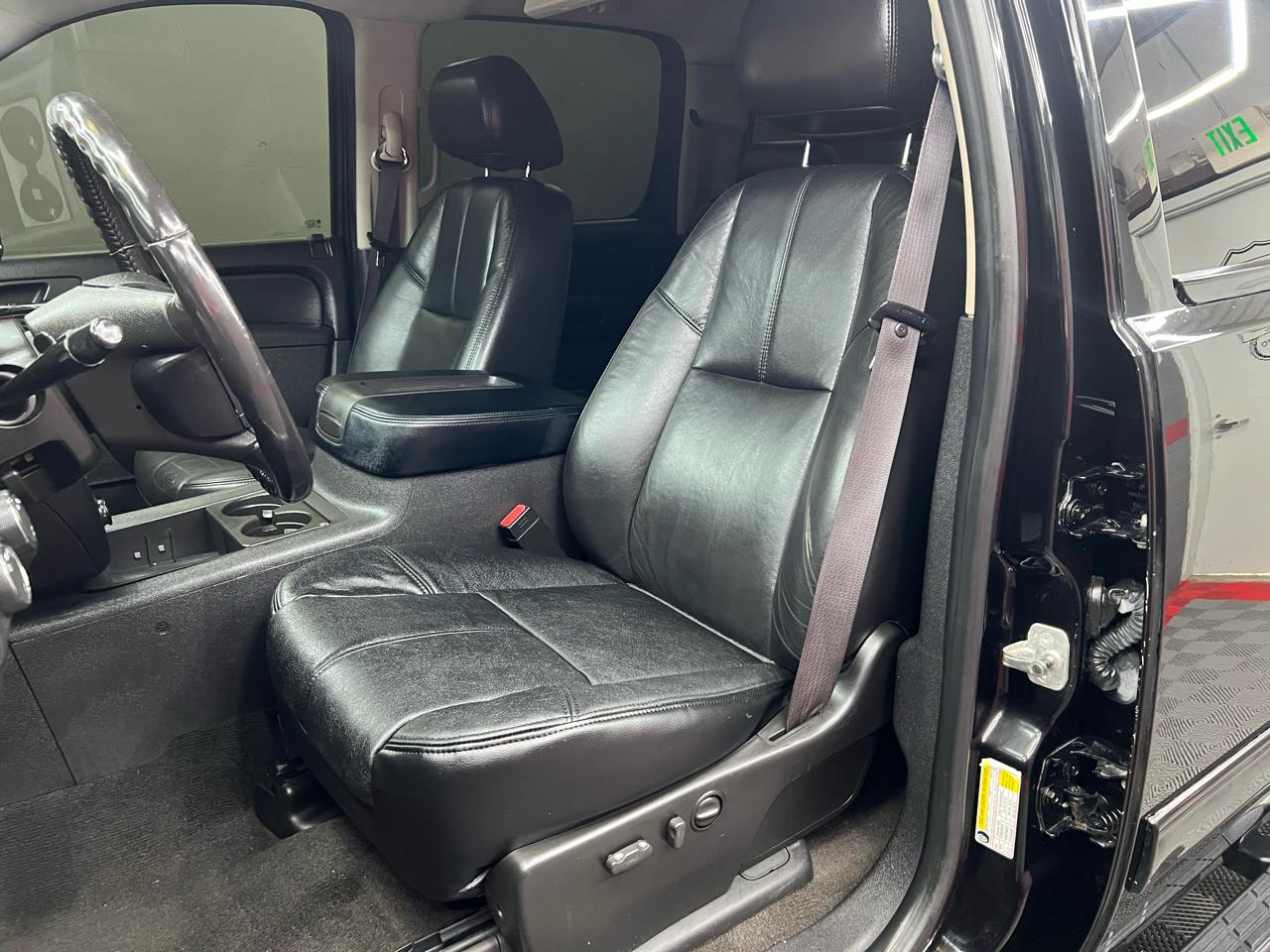 Chevrolet Silverado 2500HD LTZ Crew Cab 4WD 2010