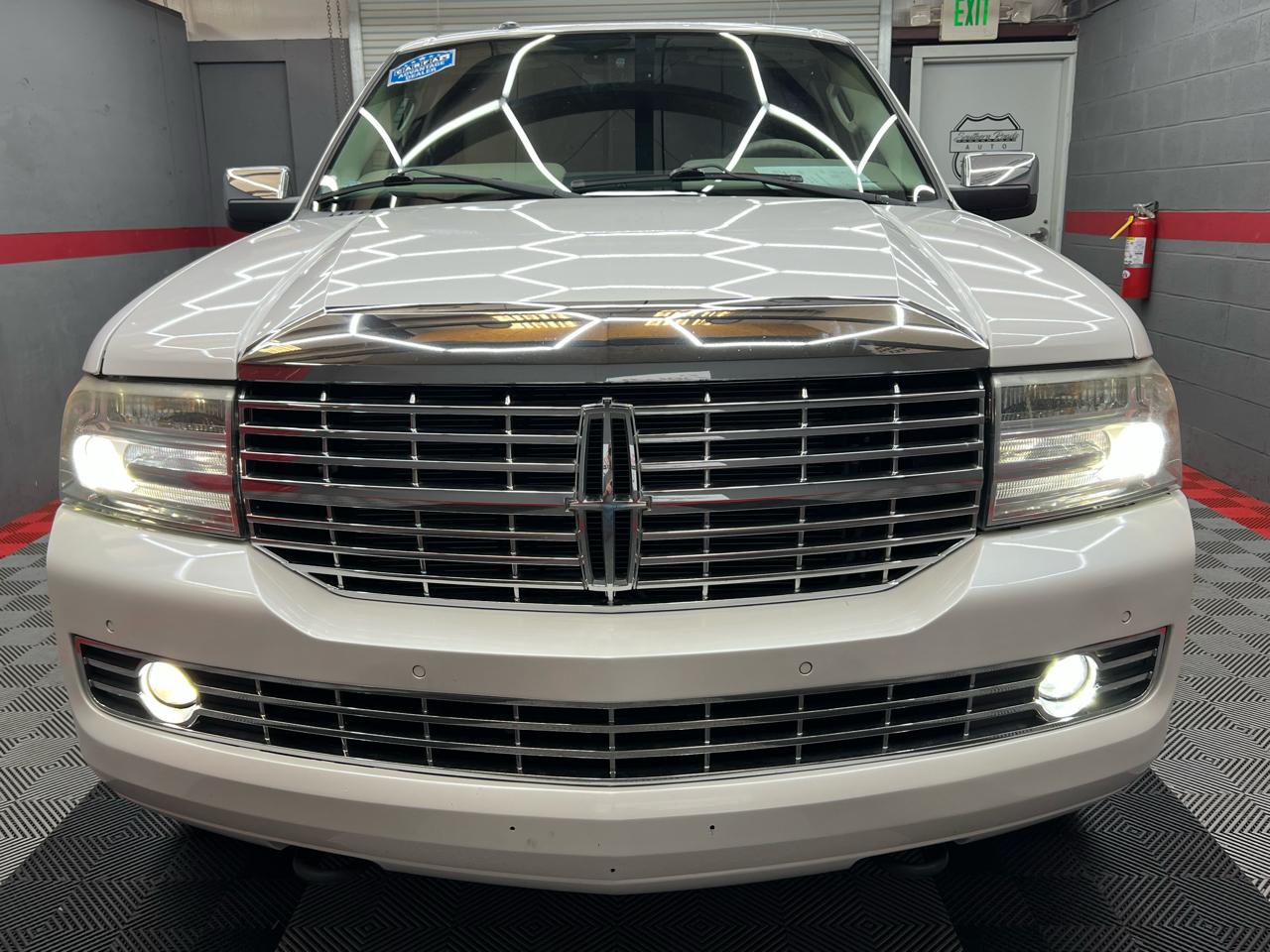 Lincoln Navigator L 2WD 2012