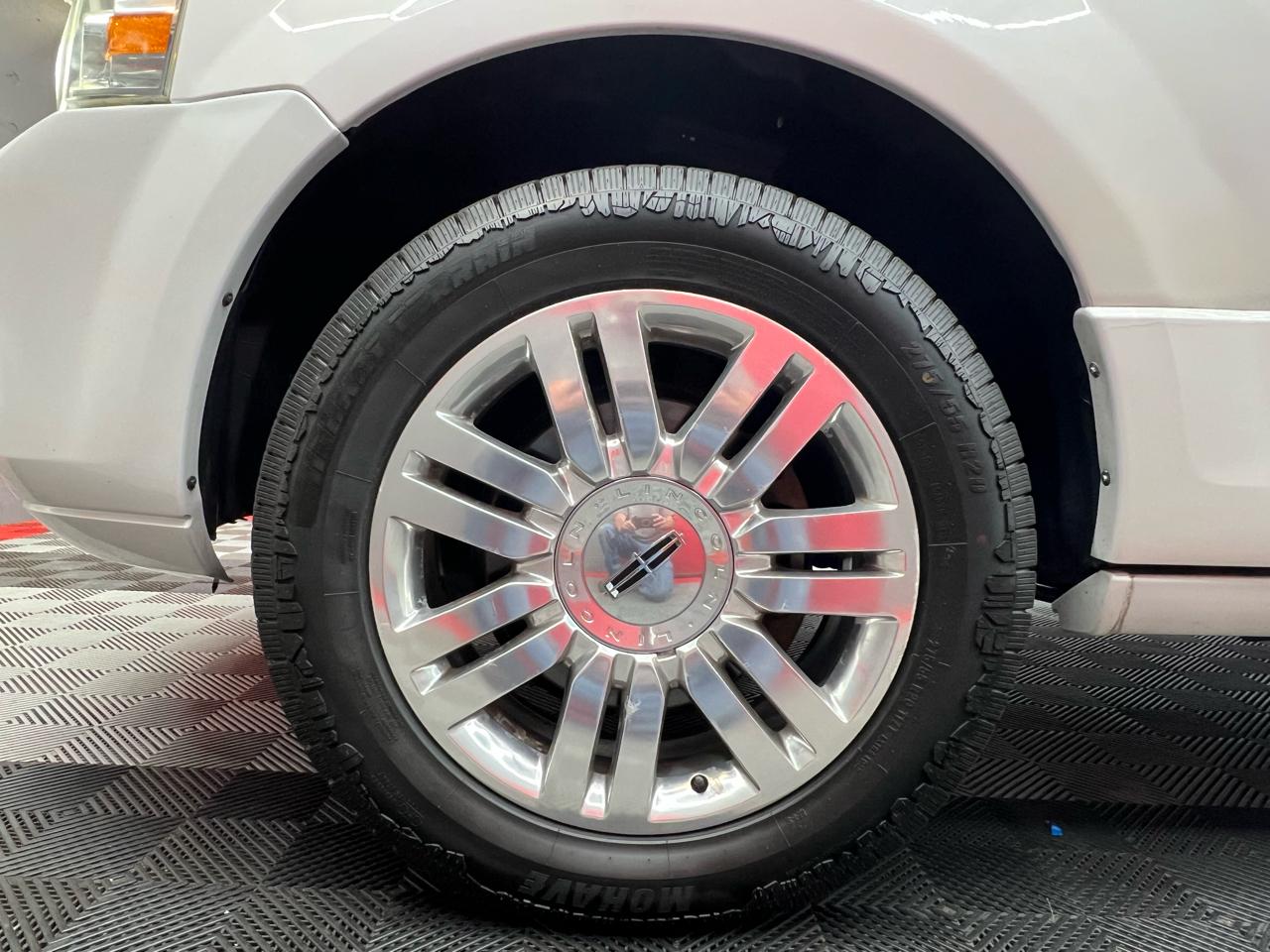 Lincoln Navigator L 2WD 2012