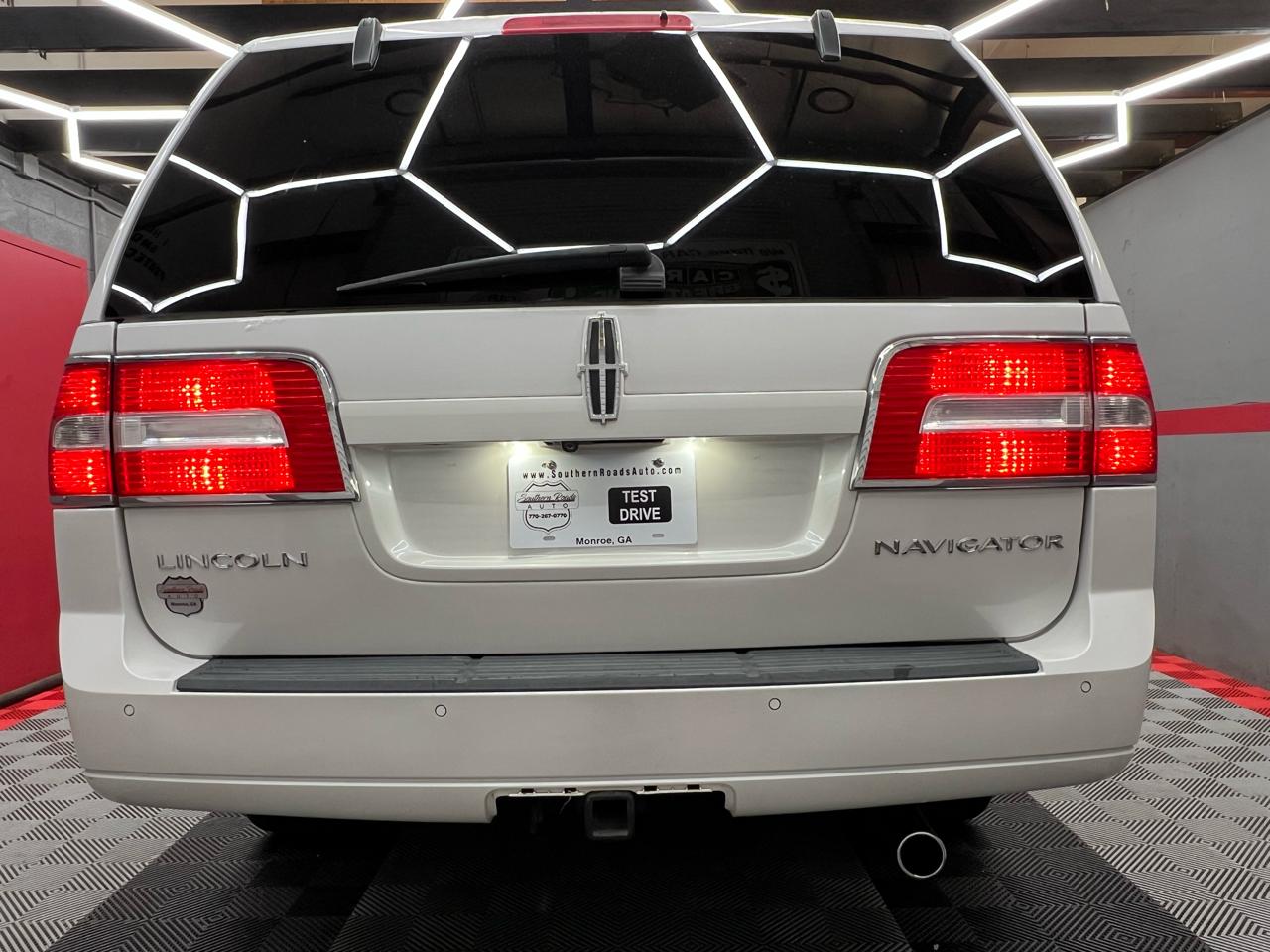 Lincoln Navigator L 2WD 2012