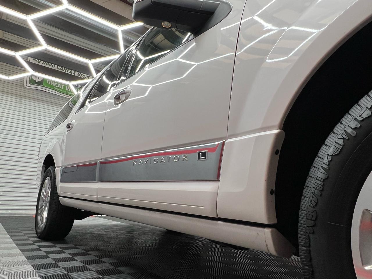 Lincoln Navigator L 2WD 2012