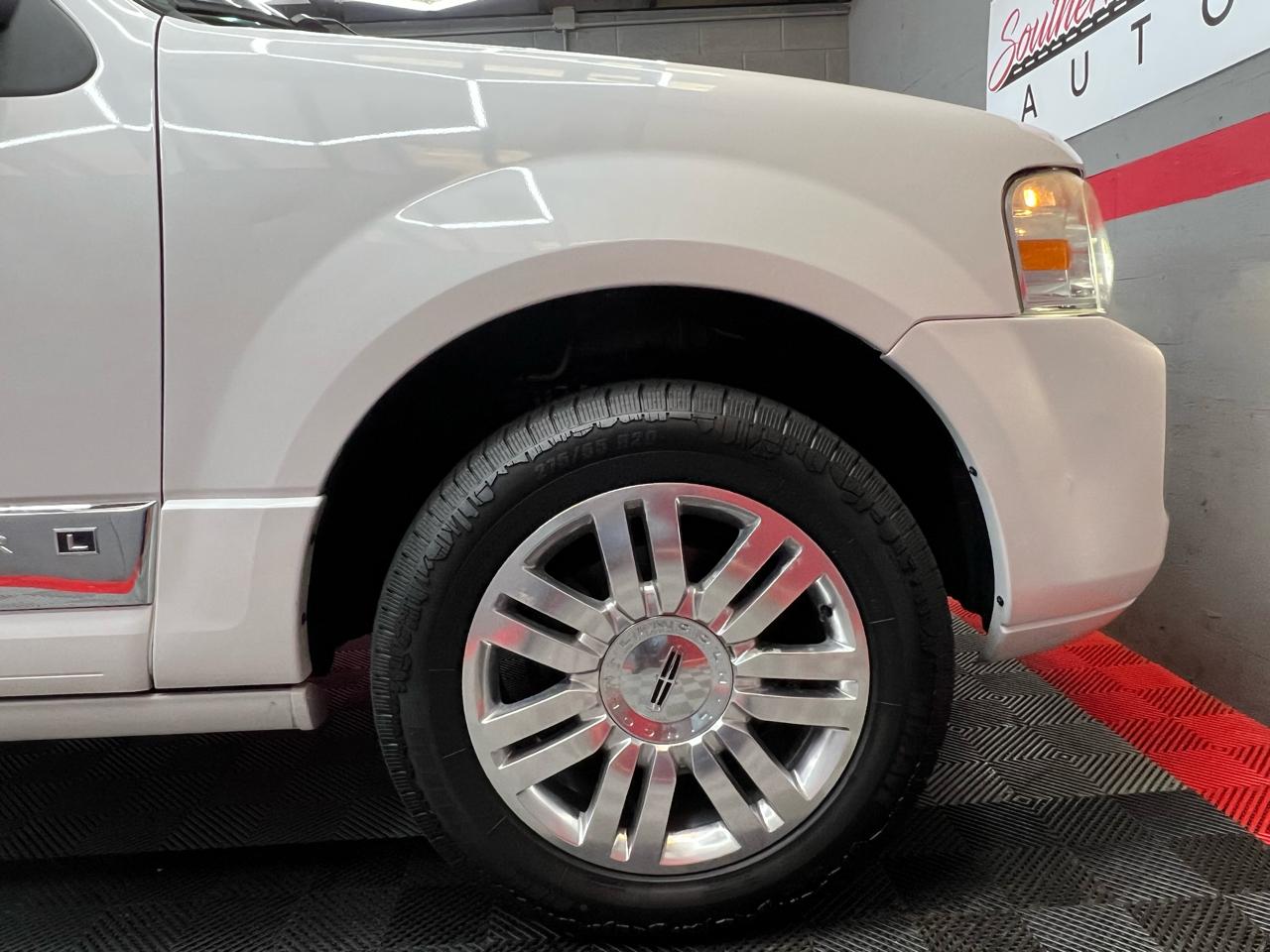 Lincoln Navigator L 2WD 2012