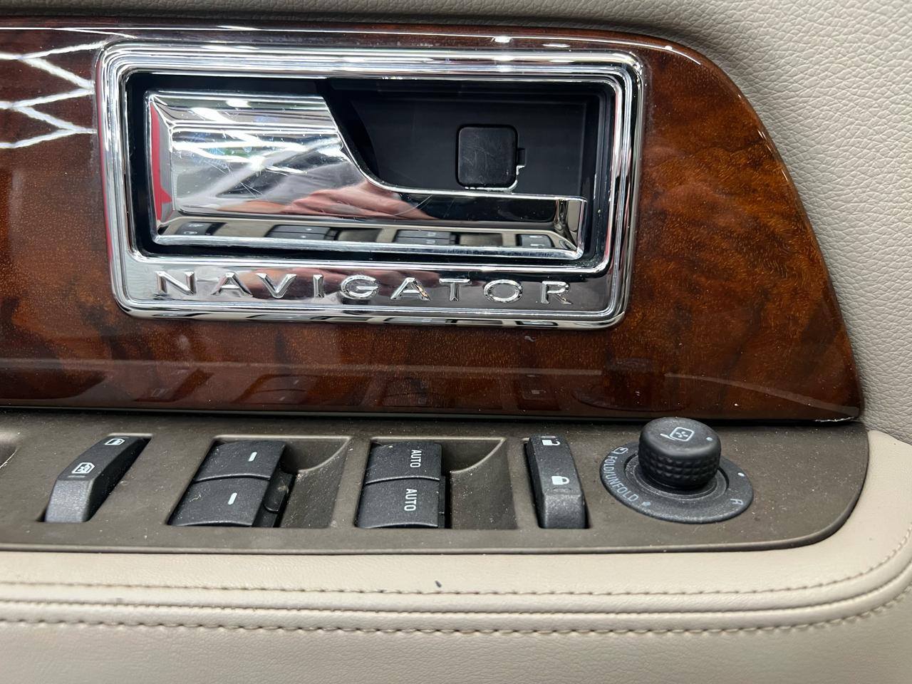 Lincoln Navigator L 2WD 2012