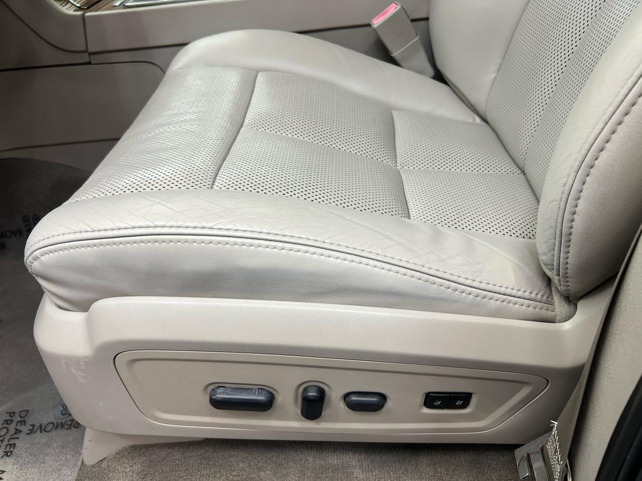 Lincoln Navigator L 2WD 2012