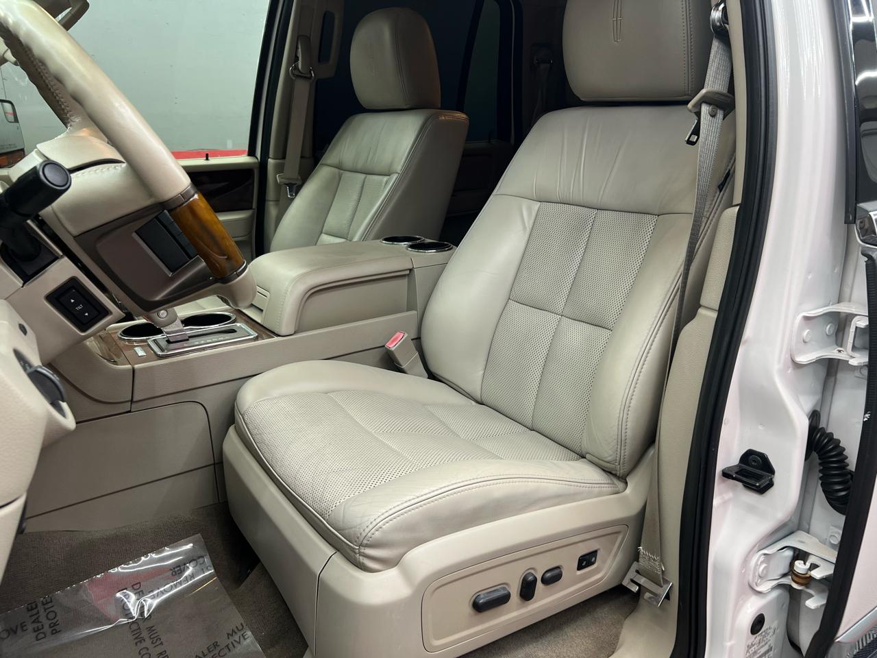 Lincoln Navigator L 2WD 2012