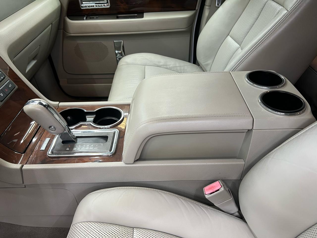 Lincoln Navigator L 2WD 2012
