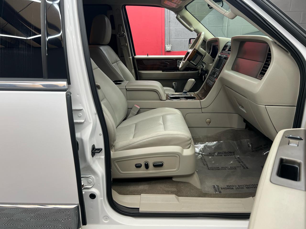 Lincoln Navigator L 2WD 2012