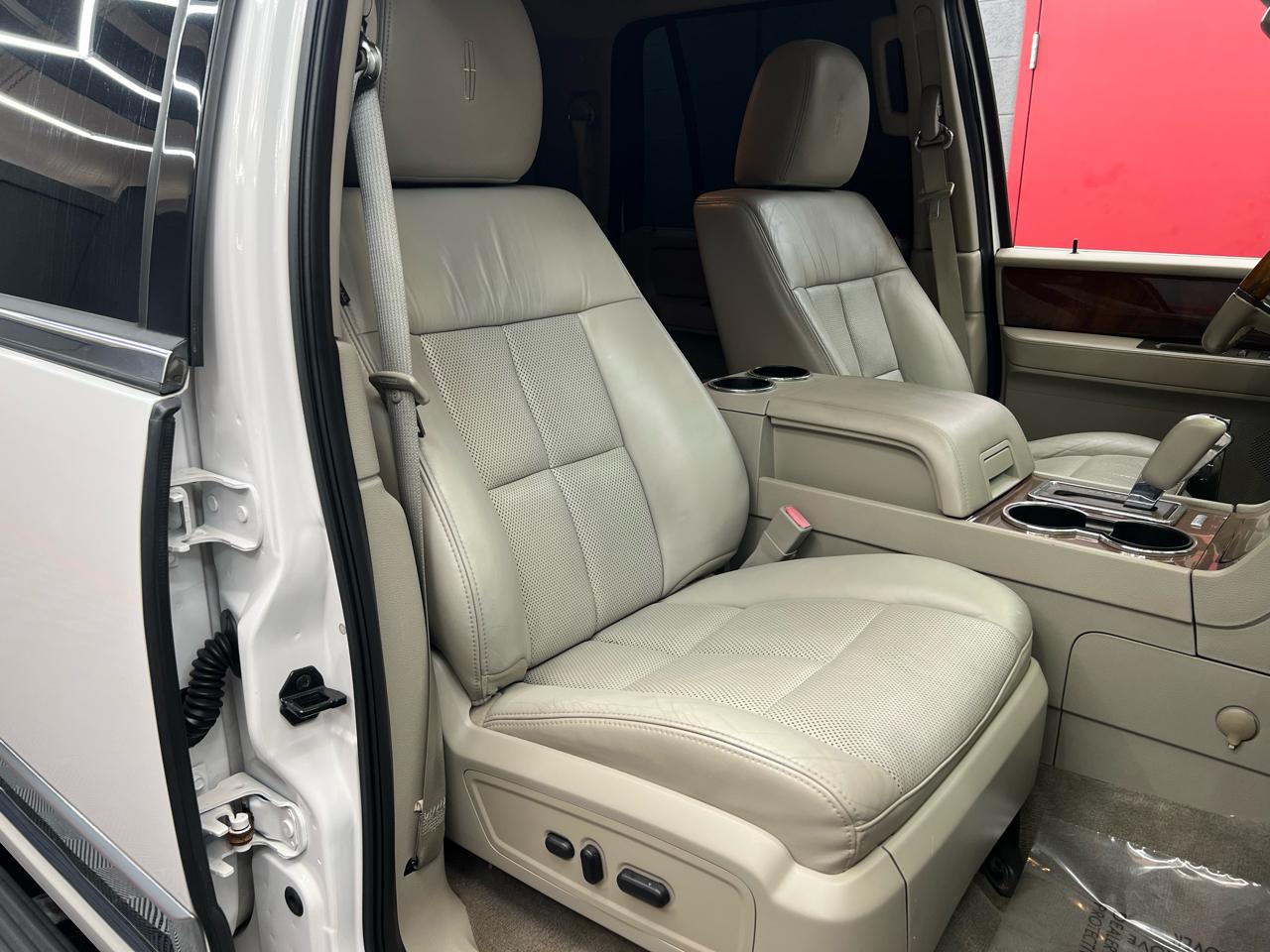Lincoln Navigator L 2WD 2012