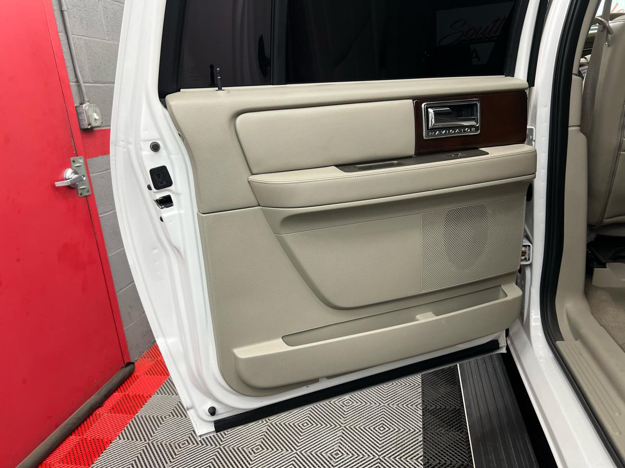 Lincoln Navigator L 2WD 2012