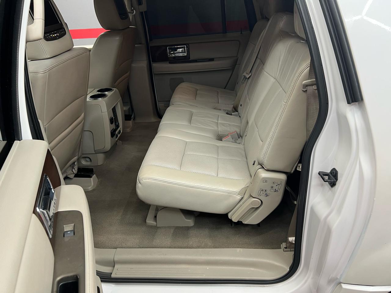 Lincoln Navigator L 2WD 2012