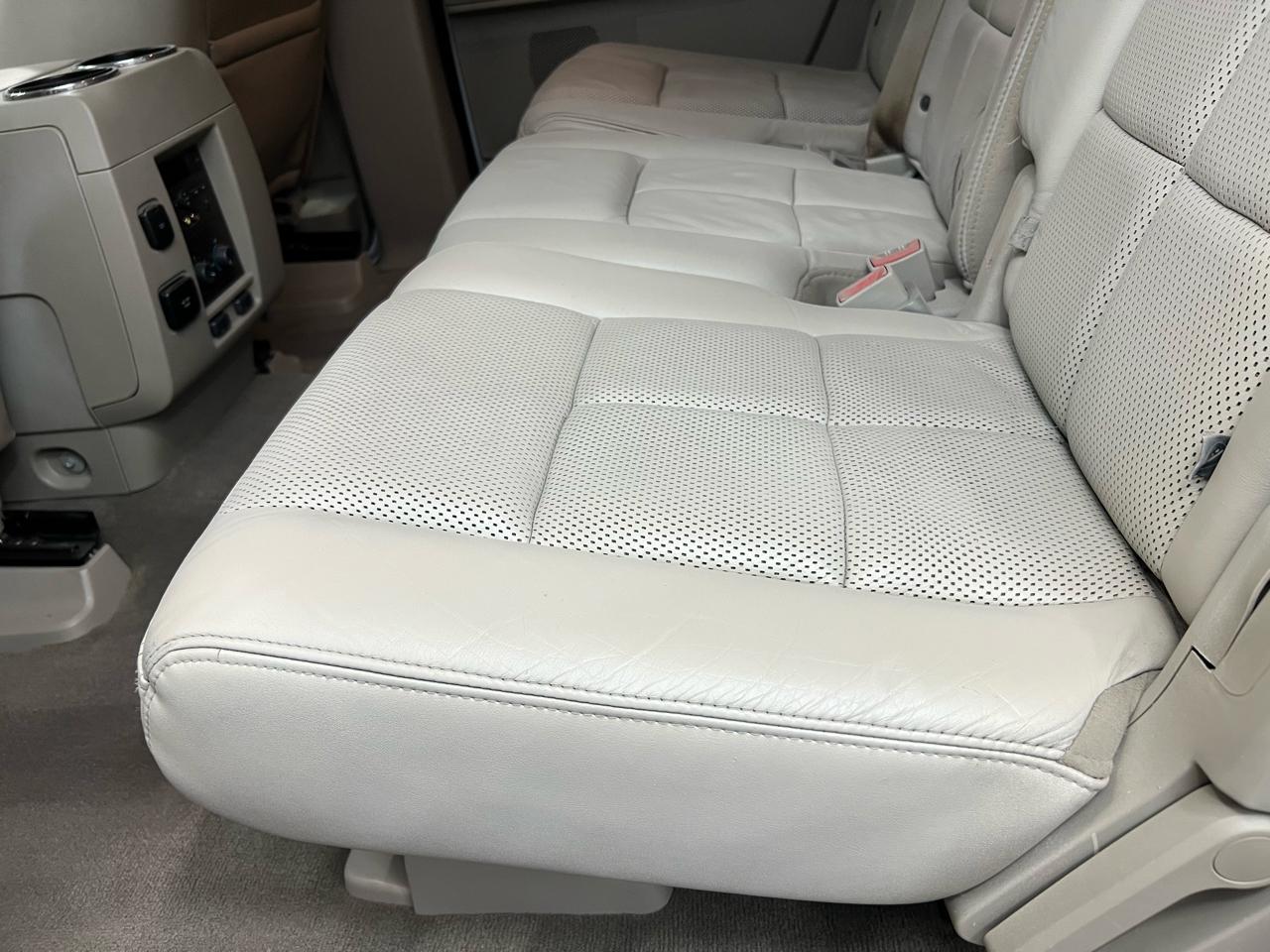 Lincoln Navigator L 2WD 2012