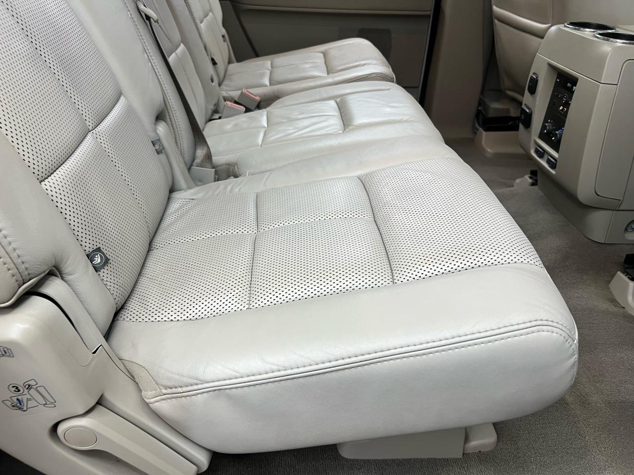 Lincoln Navigator L 2WD 2012