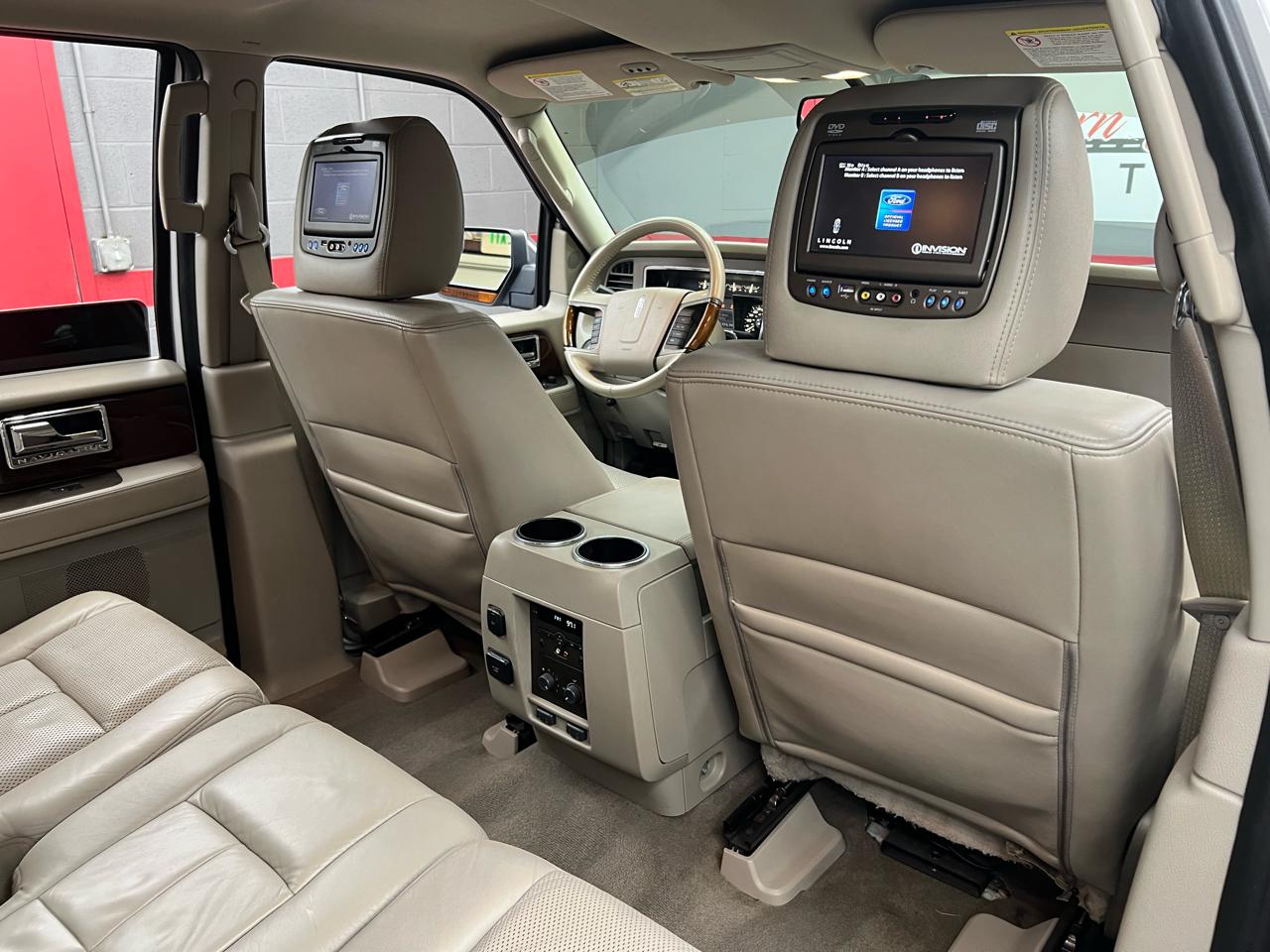 Lincoln Navigator L 2WD 2012