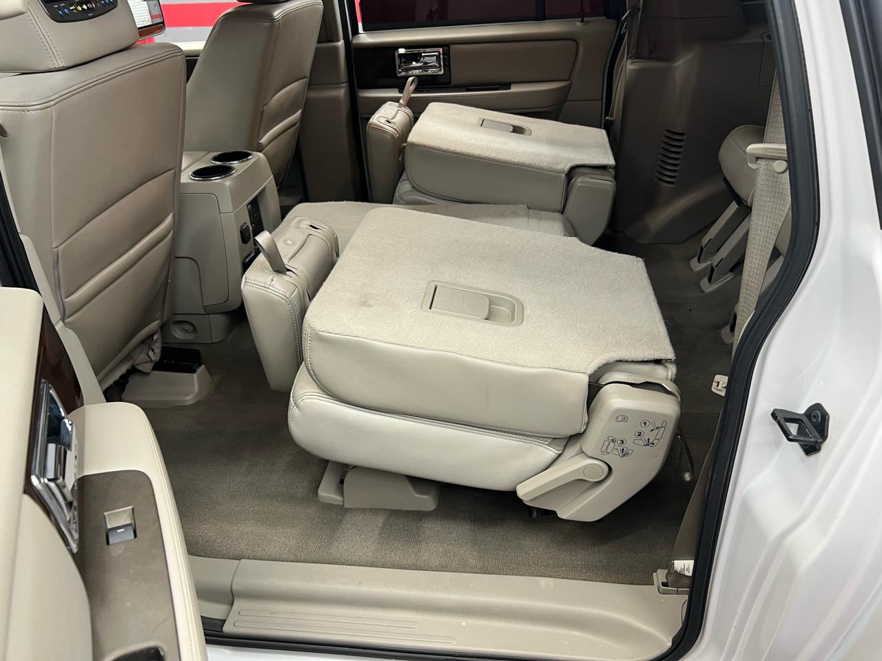 Lincoln Navigator L 2WD 2012
