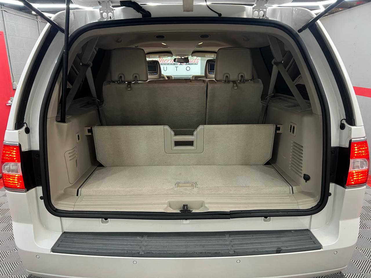 Lincoln Navigator L 2WD 2012