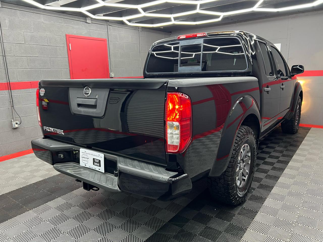 Nissan Frontier SE Crew Cab 2WD 2015