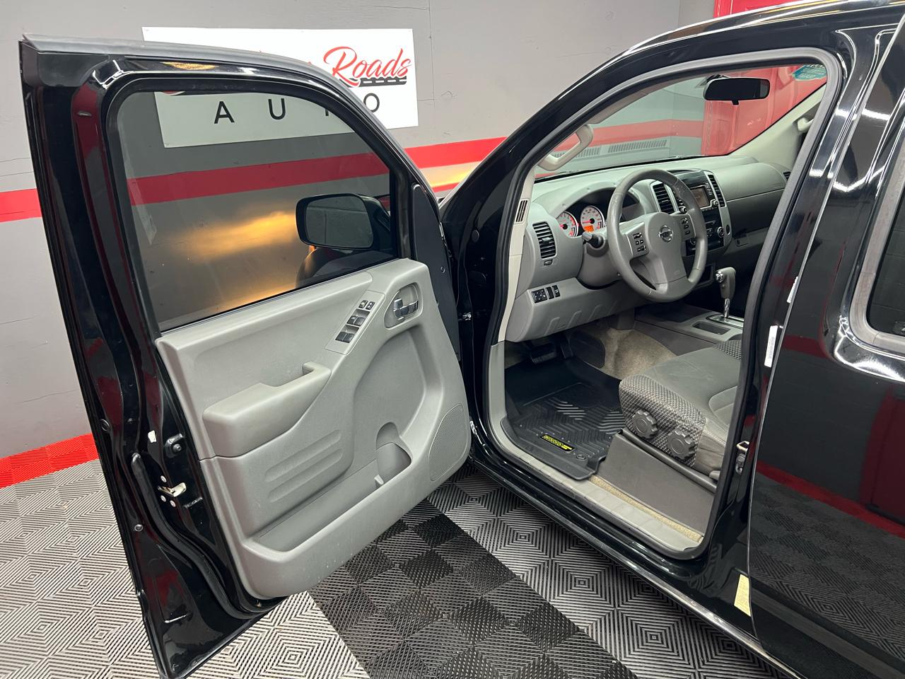 Nissan Frontier SE Crew Cab 2WD 2015