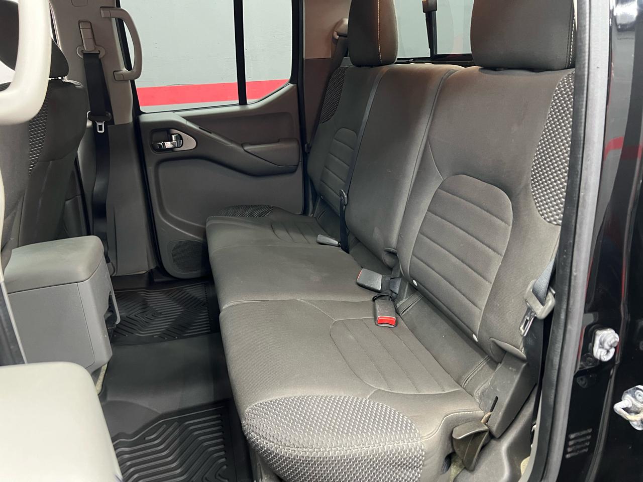 Nissan Frontier SE Crew Cab 2WD 2015