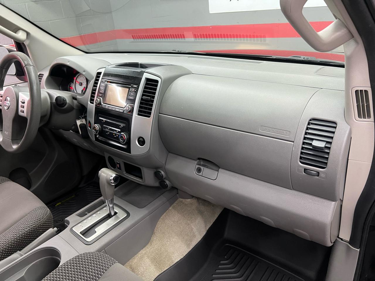 Nissan Frontier SE Crew Cab 2WD 2015