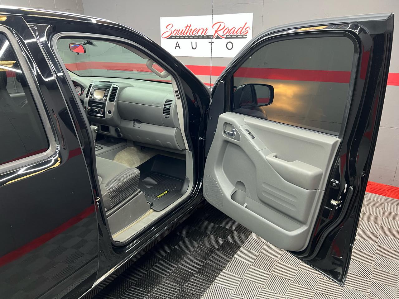 Nissan Frontier  2015