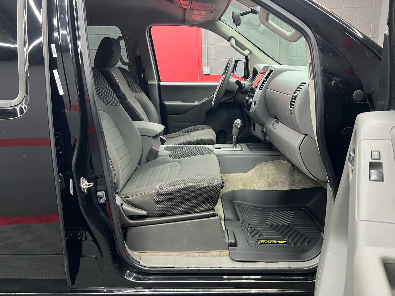 Nissan Frontier  2015