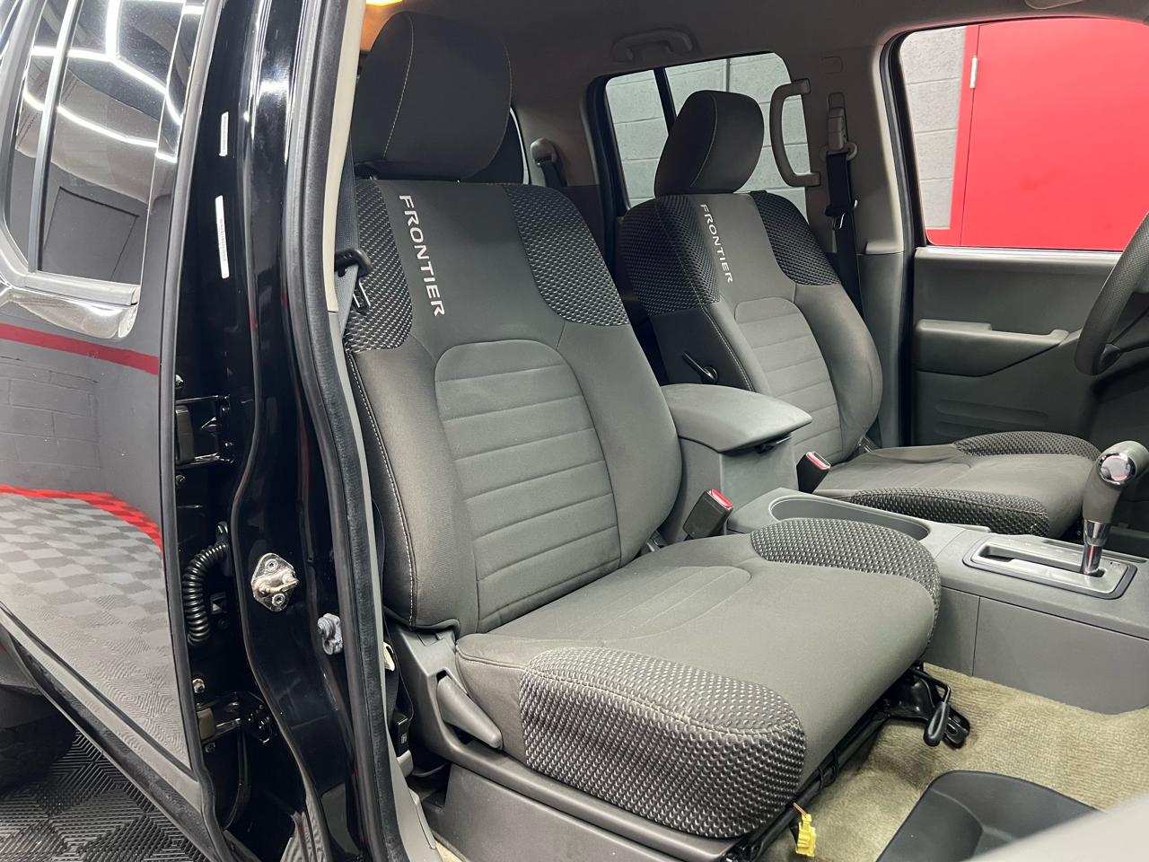 Nissan Frontier  2015