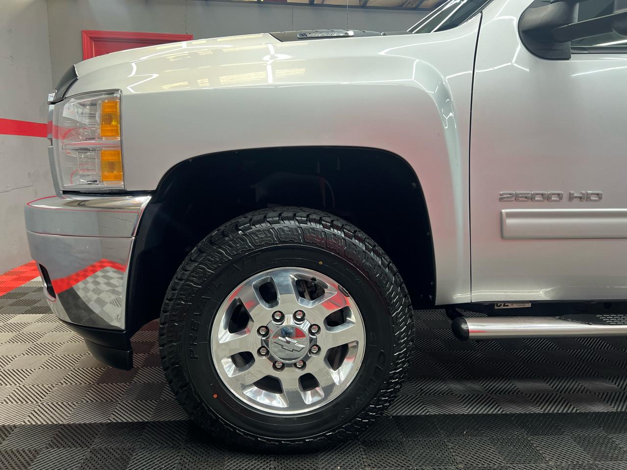Chevrolet Silverado 2500HD LT Crew Cab 4WD 2012