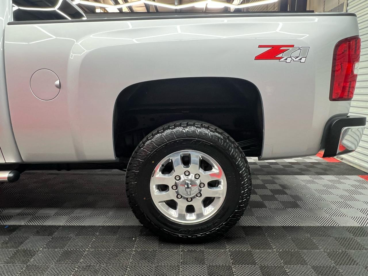 Chevrolet Silverado 2500HD LT Crew Cab 4WD 2012