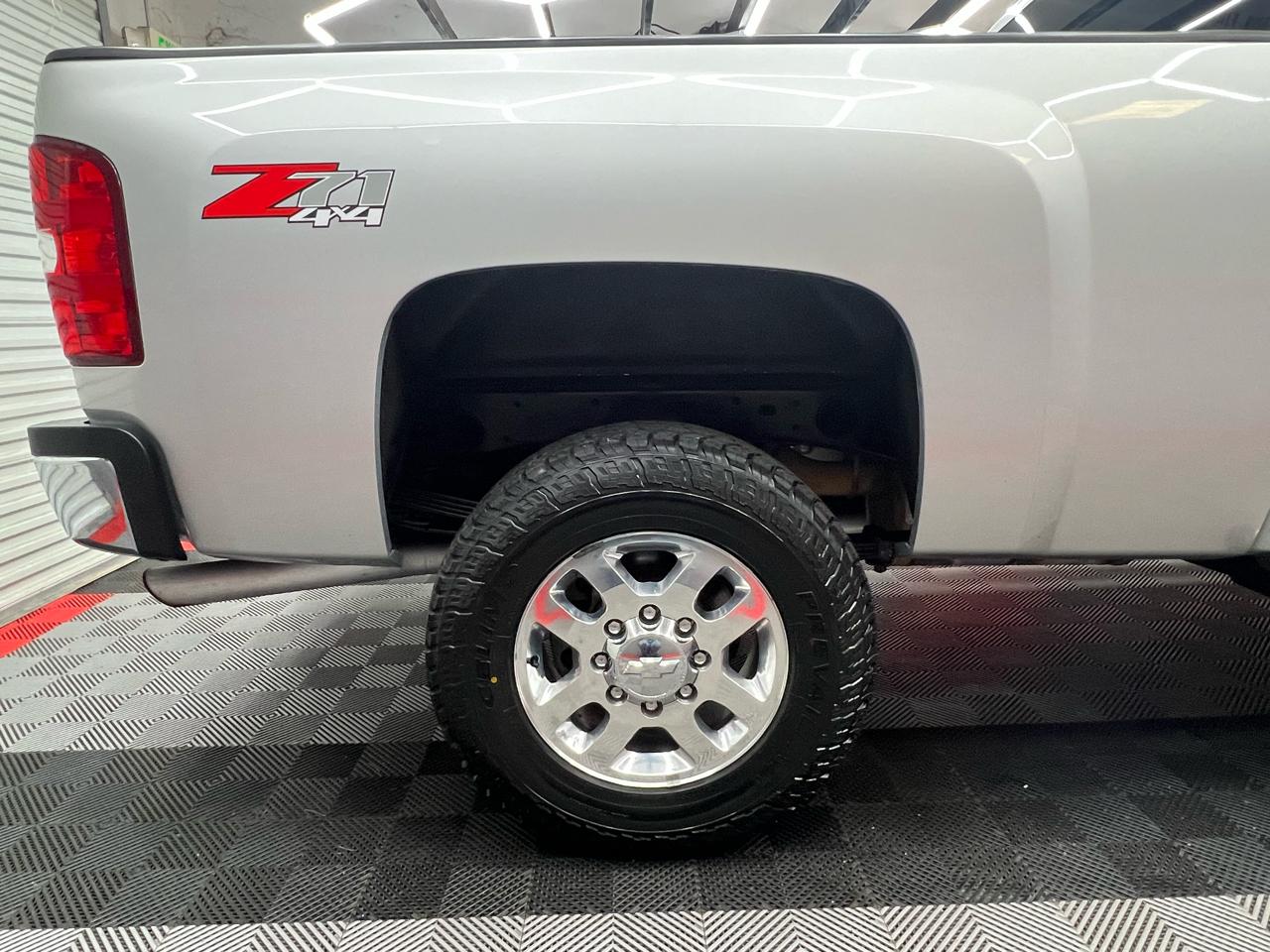 Chevrolet Silverado 2500HD LT Crew Cab 4WD 2012