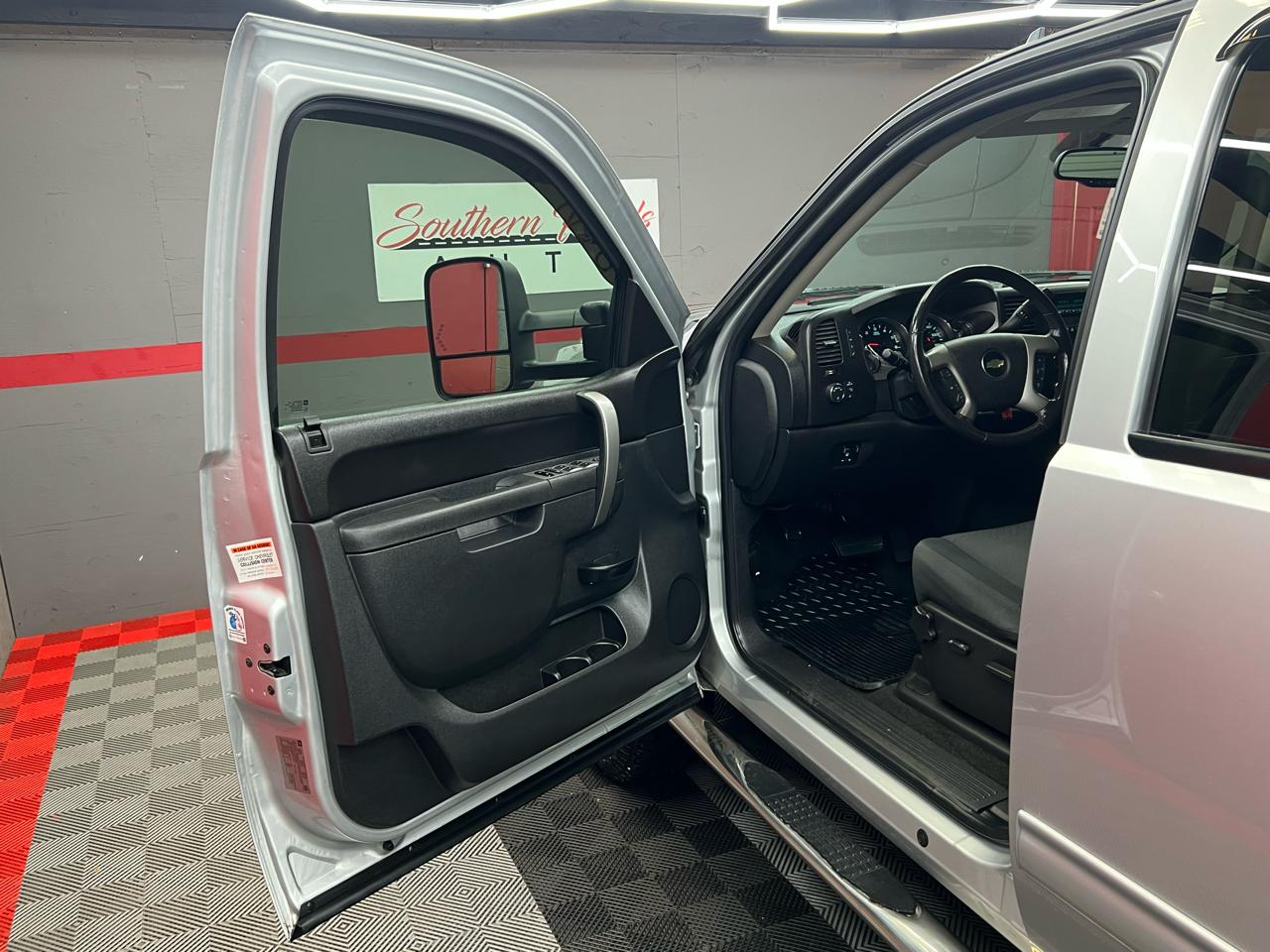 Chevrolet Silverado 2500HD LT Crew Cab 4WD 2012