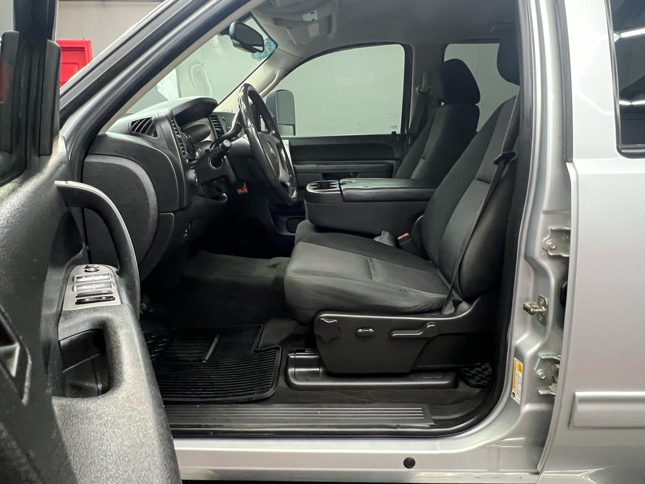 Chevrolet Silverado 2500HD LT Crew Cab 4WD 2012
