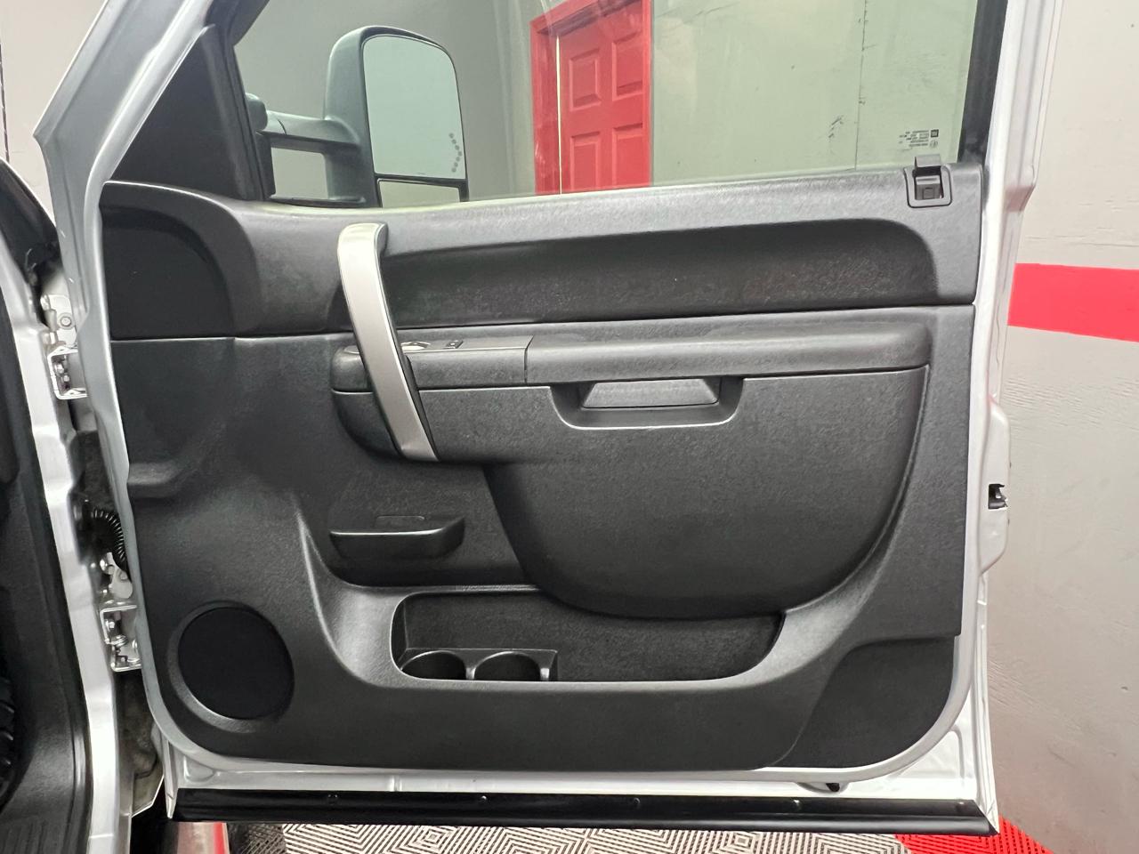 Chevrolet Silverado 2500HD LT Crew Cab 4WD 2012